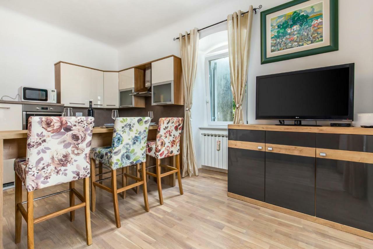 Apartman Villa Carolina Rijeka Dış mekan fotoğraf
